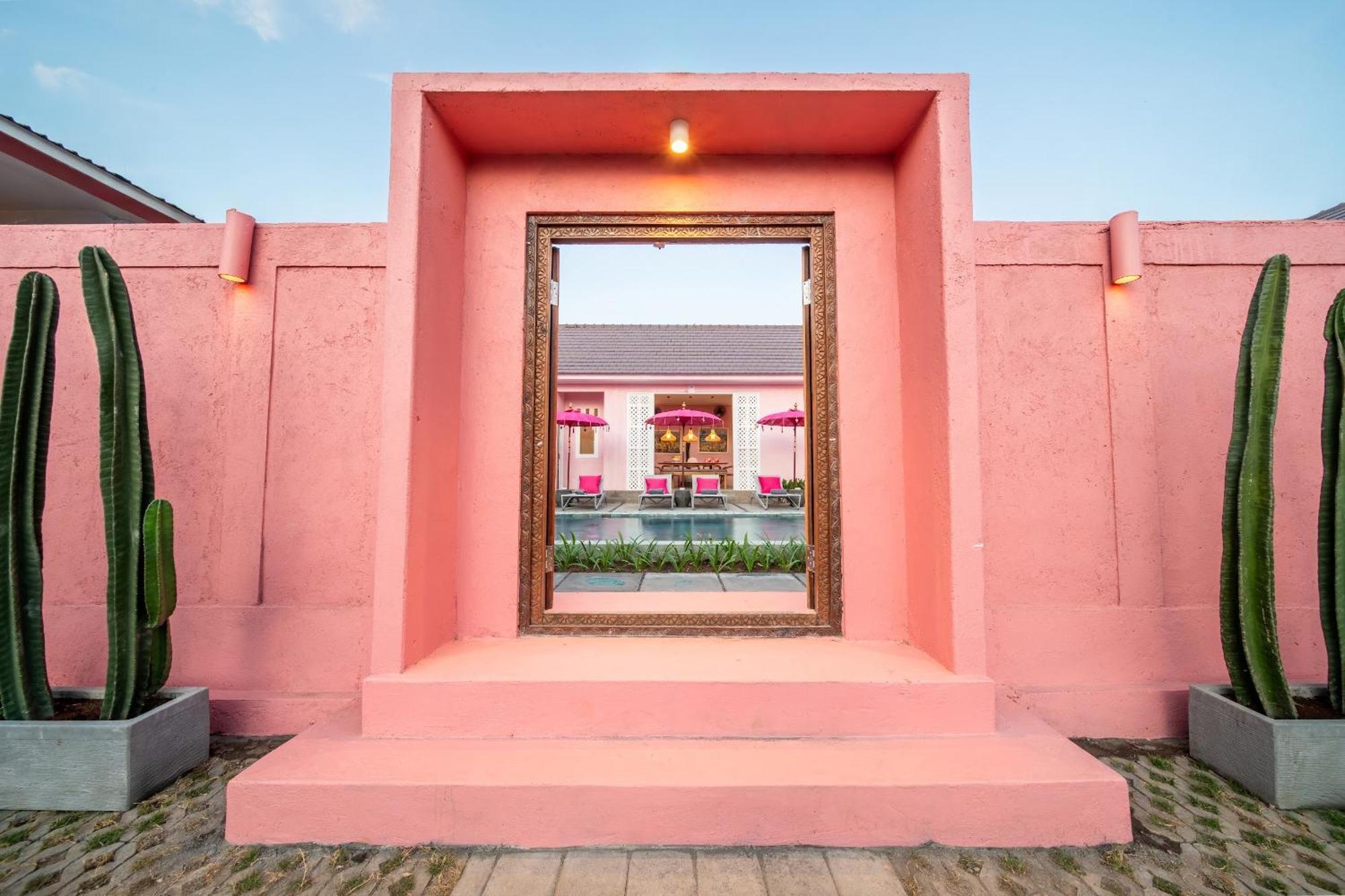 Pinkprivate Balangan - For Cool Adults Only Bed & Breakfast Jimbaran  Exterior photo