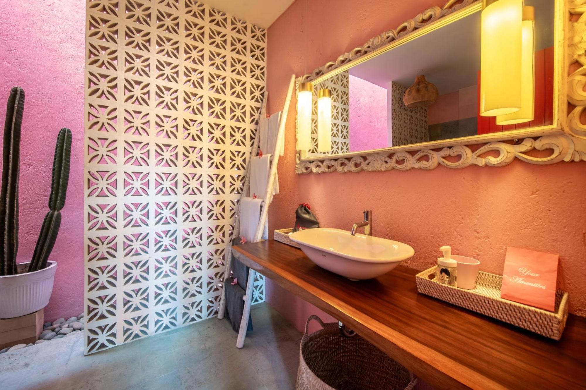Pinkprivate Balangan - For Cool Adults Only Bed & Breakfast Jimbaran  Exterior photo