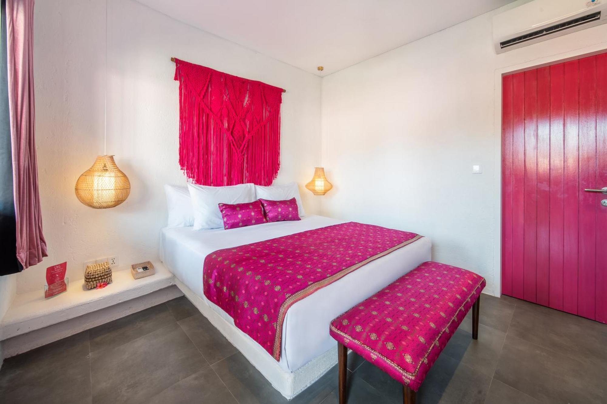 Pinkprivate Balangan - For Cool Adults Only Bed & Breakfast Jimbaran  Exterior photo