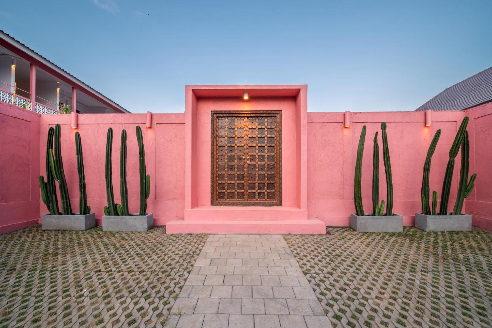 Pinkprivate Balangan - For Cool Adults Only Bed & Breakfast Jimbaran  Exterior photo