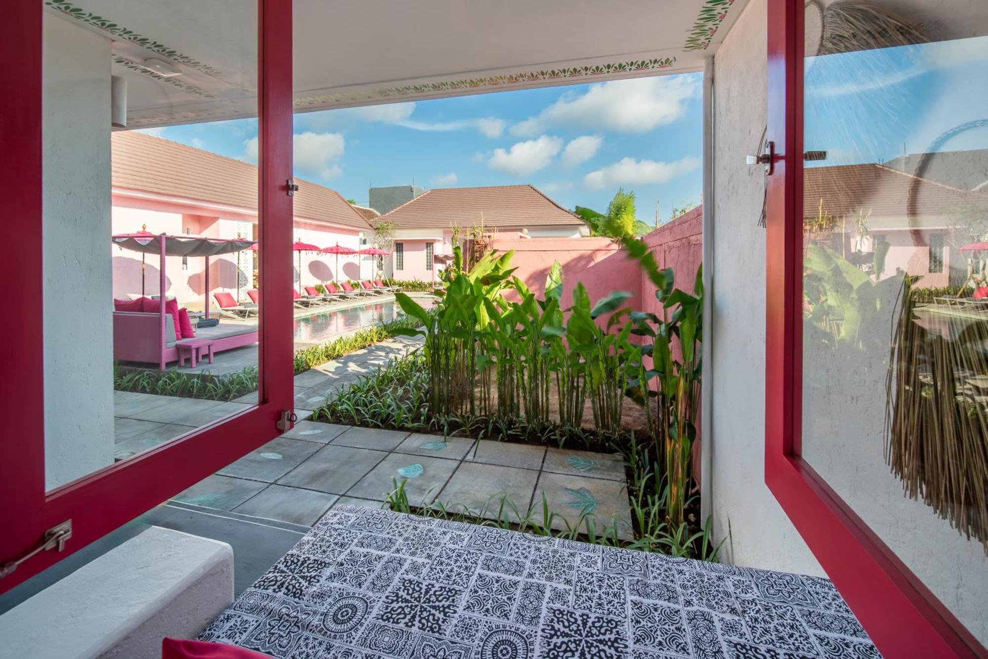 Pinkprivate Balangan - For Cool Adults Only Bed & Breakfast Jimbaran  Exterior photo